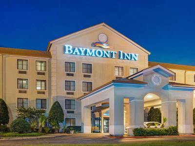Hotel Baymont by Wyndham Conroe - Bild 2