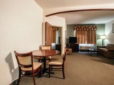 Hotel Comfort Suites Elgin - Bild 5