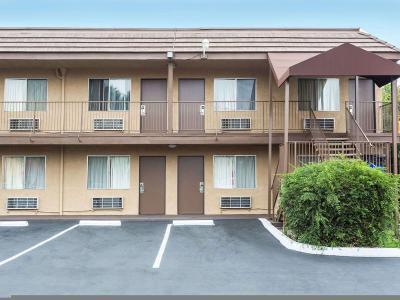 Hotel Days Inn by Wyndham San Bernardino - Bild 2