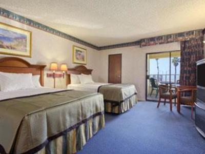 Hotel Travelodge by Wyndham Sunset-Huntington Beach Ocean Front - Bild 3
