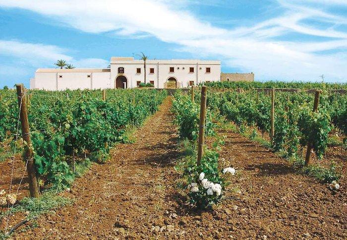 Hotel Baglio Donna Franca Wine Resort & Farm Estate - Bild 1