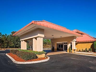 Hotel Prestige Radium Hot Springs Resort - Bild 3