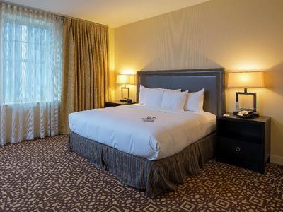 DoubleTree Suites by Hilton Hotel Detroit Downtown - Fort Shelby - Bild 5