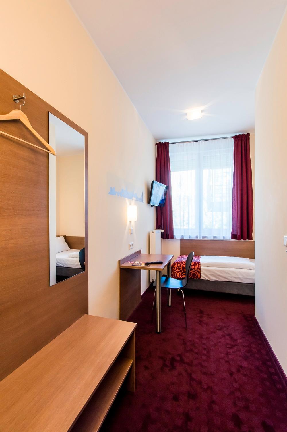 Hotel Dream Inn Regensburg - Bild 1
