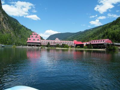 Hotel Three Valley Lake Chateau Ltd. - Bild 4