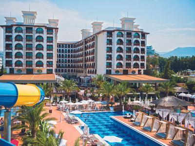 Quattro Beach Spa & Resort Hotel - Bild 5