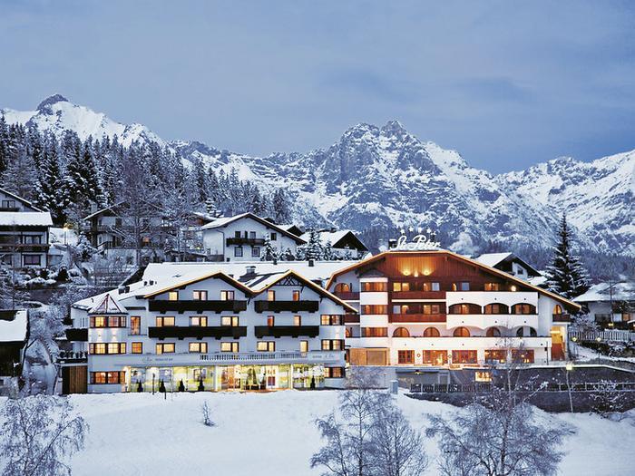 Mountains Hotel - Bild 1