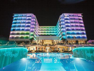 Azura Deluxe Resort & Spa Hotel - Bild 2