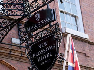 Macdonald New Blossoms Hotel - Bild 5