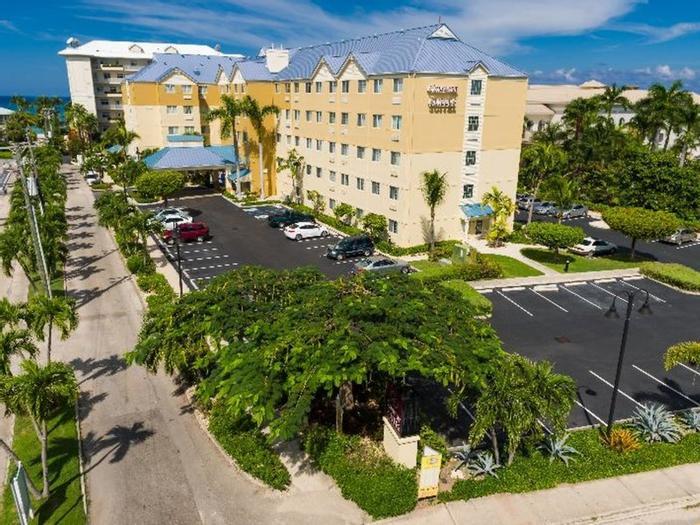 Hampton by Hilton Grand Cayman Seven Mile Beach - Bild 1