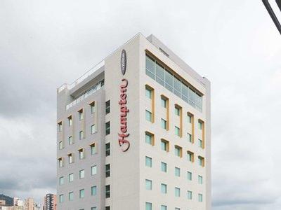 Hotel Hampton by Hilton Bucaramanga - Bild 4