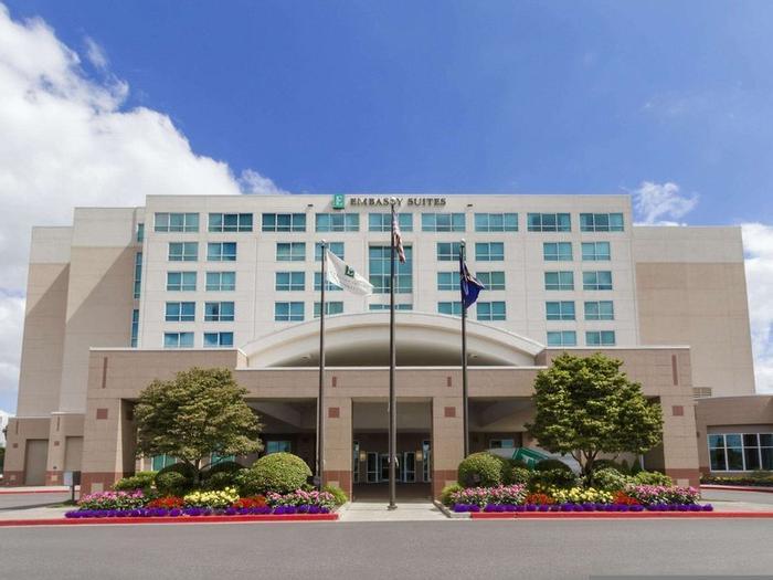 Hotel Embassy Suites by Hilton Portland Airport - Bild 1