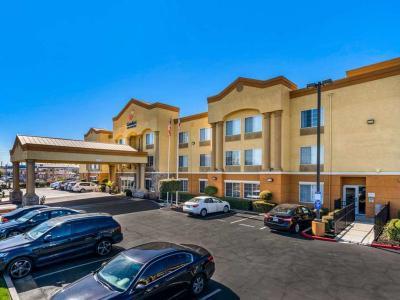 Hotel Comfort Inn & Suites Sacramento - University Area - Bild 3