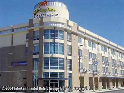 Holiday Inn Express Hotel & Suites Rivercenter Area