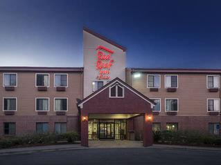 Red Roof Inn & Suites Savannah Airport - Pooler