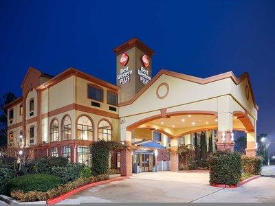 Best Western Plus Sam Houston Inn & Suites