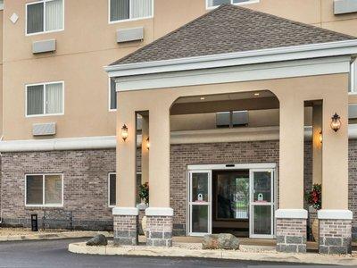 Baymont Inn & Suites Indianapolis Northeast