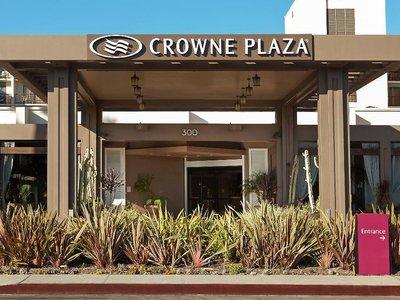 Crowne Plaza Redondo Beach and Marina