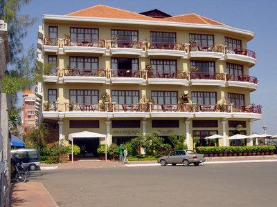 Amanjaya Pancam Suites Hotel