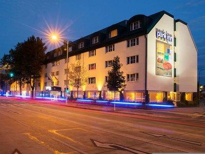 Park Inn by Radisson Uno City Vienna Hotel