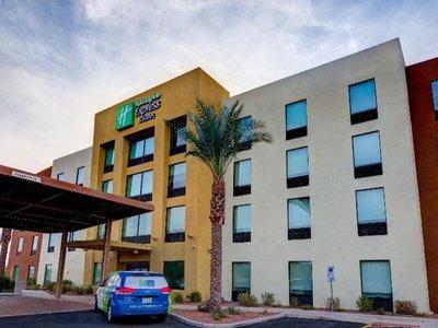Holiday Inn Express & Suites Phoenix North - Scottsdale