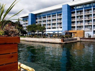 Holiday Inn Kingston Waterfront