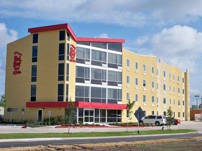 Red Roof Inn and Suites