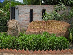 Bunwin Residence