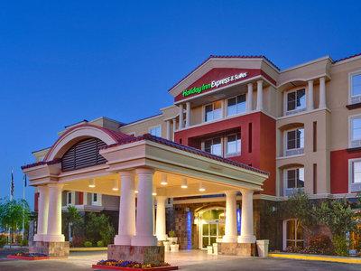 Holiday Inn Express Hotel & Suites Las Vegas I-215 S Beltway